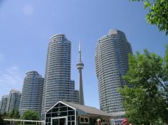 torontocntowerre.jpg
