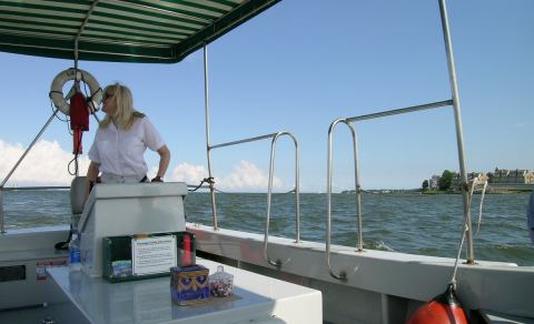 watertaxidriver.jpg